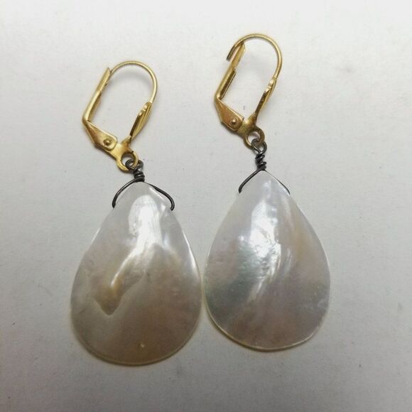 Vintage Mother of Pearl Style Dangle Earrings, Boho Shimmer, Cream Color, Estate - Picture 2 of 6